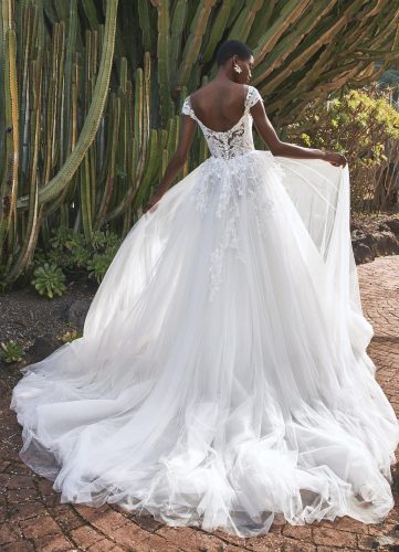 Pronovias Bromo wedding dress - Available at Rachel Ash Bridal boutique in Atherstone, Warwickshire