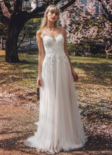 Catherine Deane Lyric, wedding dress
