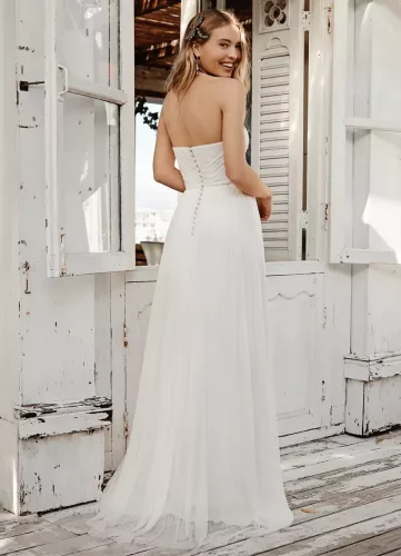 Catherine Deane Valencia wedding dress - Available at Rachel Ash Bridal boutique in Atherstone, Warwickshire